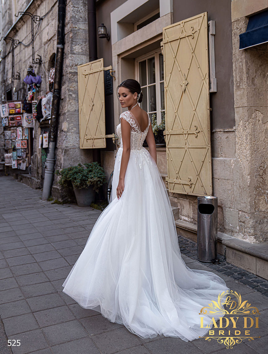 Wedding-dress-Lady-Di-Bride-525-02